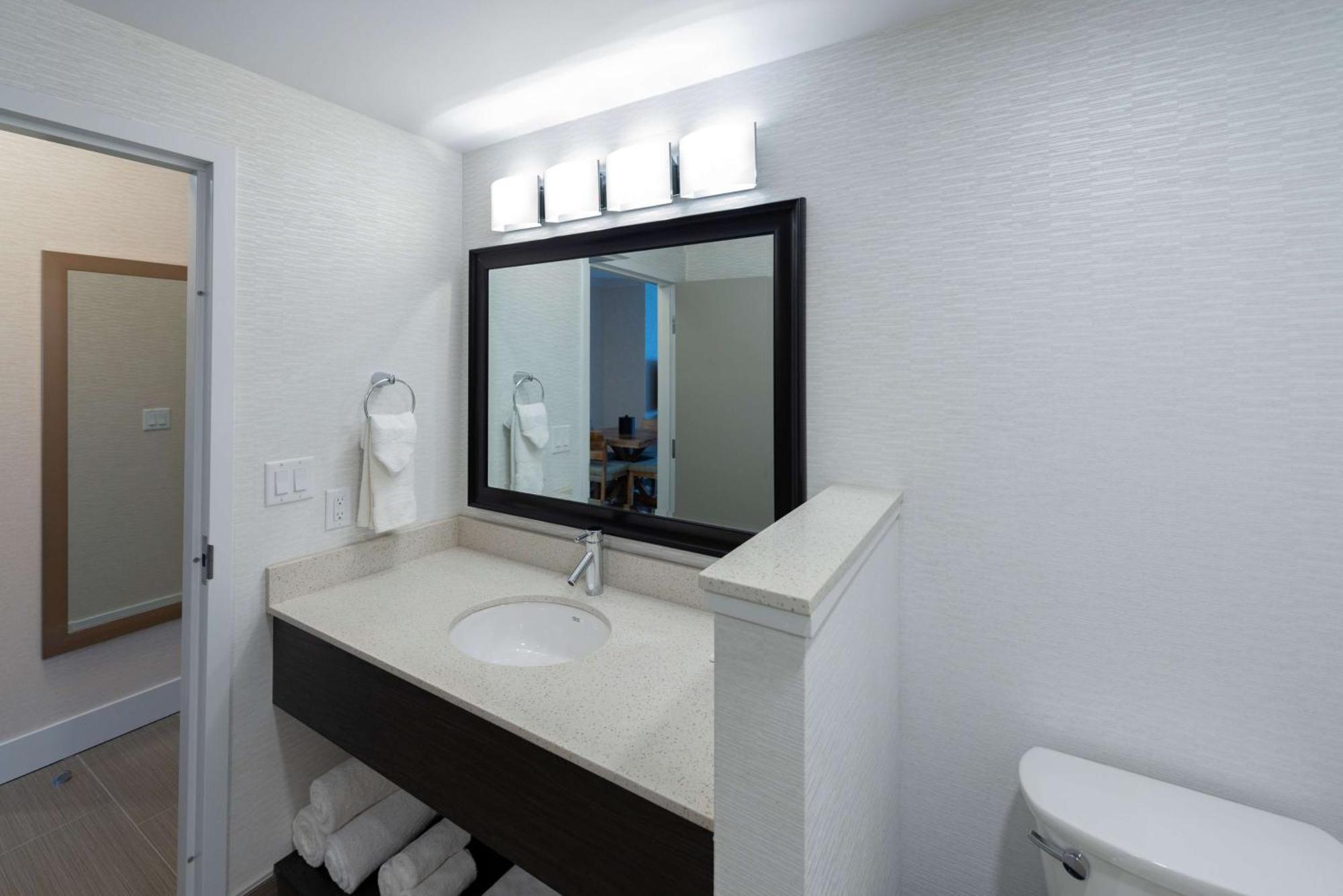 Prestige Treasure Cove Resort, Worldhotels Elite Prince George Dış mekan fotoğraf